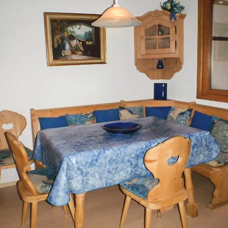 Ilka Plank Apartment *