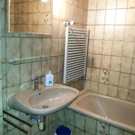 Ilka Plank Apartment *